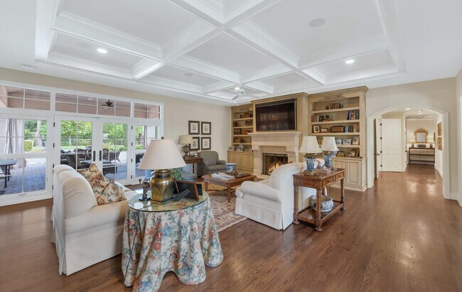 Building Photo - 6248 E Montecito Ave