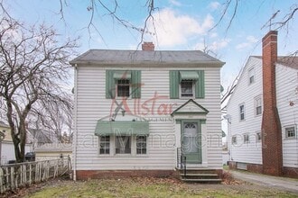 Building Photo - 3801 Woodridge Rd