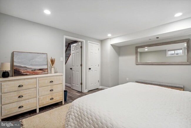 Building Photo - 2502 Duxbury Pl