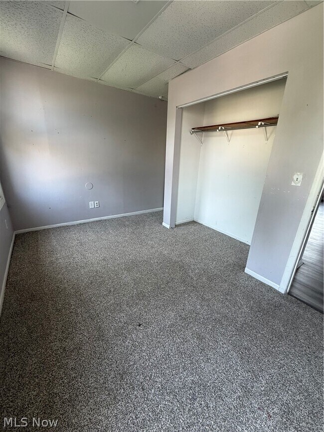 Building Photo - 1108 River Dr
