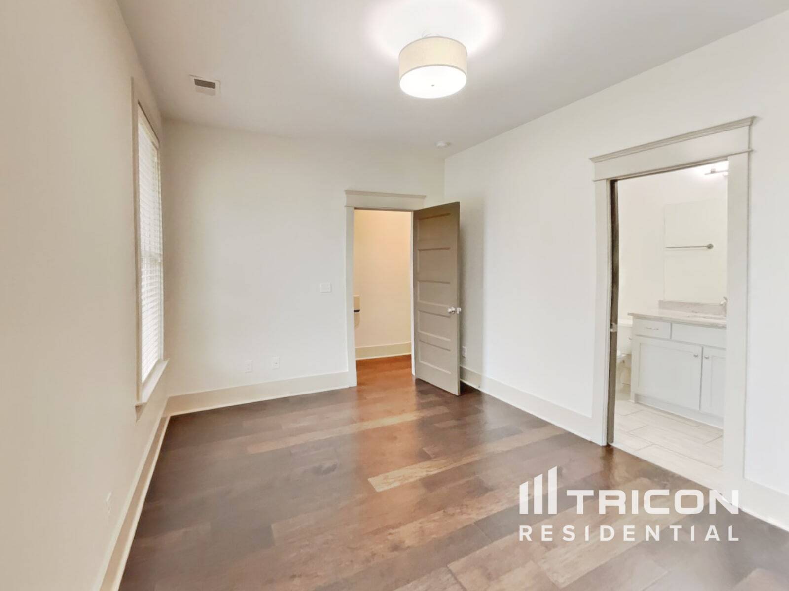 Building Photo - 1224 Hillwood Private Cove