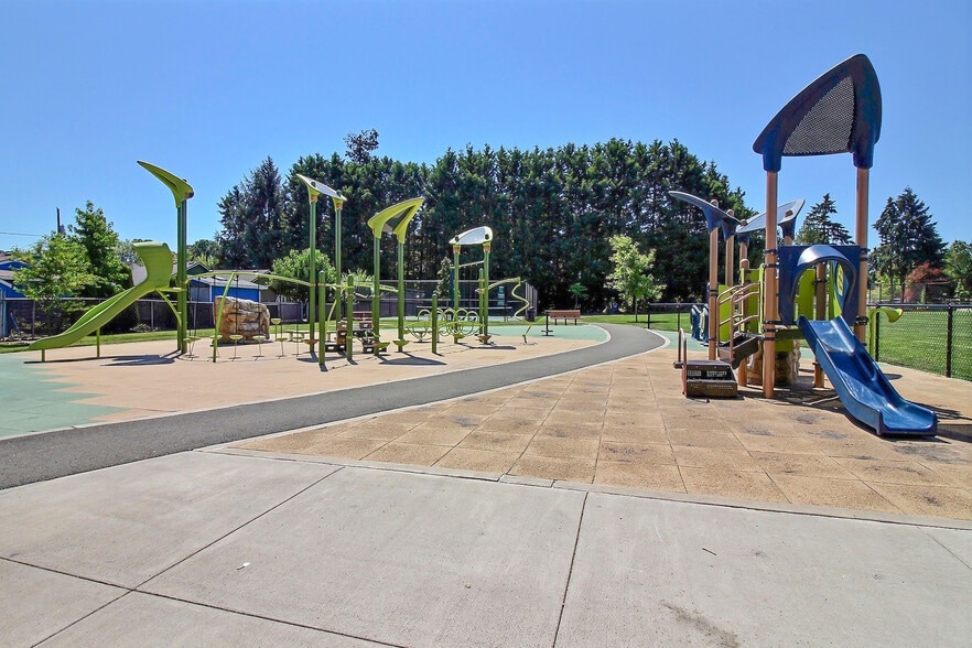 Building Photo - 16606 Southwest Barsotti Street