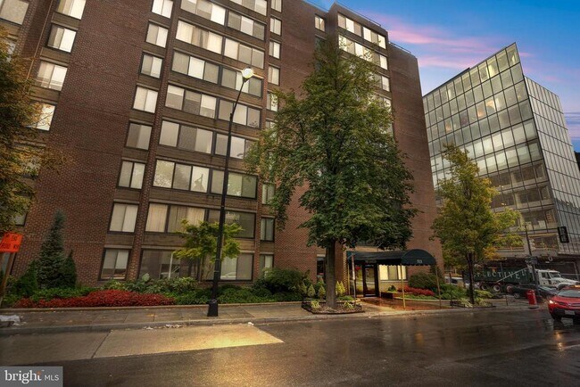 Building Photo - 1301 20th St NW