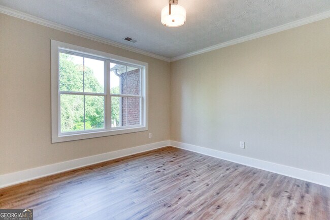 Building Photo - 4085 Fawn Valley Dr