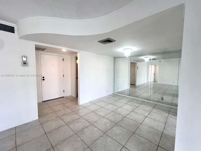 Building Photo - 100 Golden Isles Dr