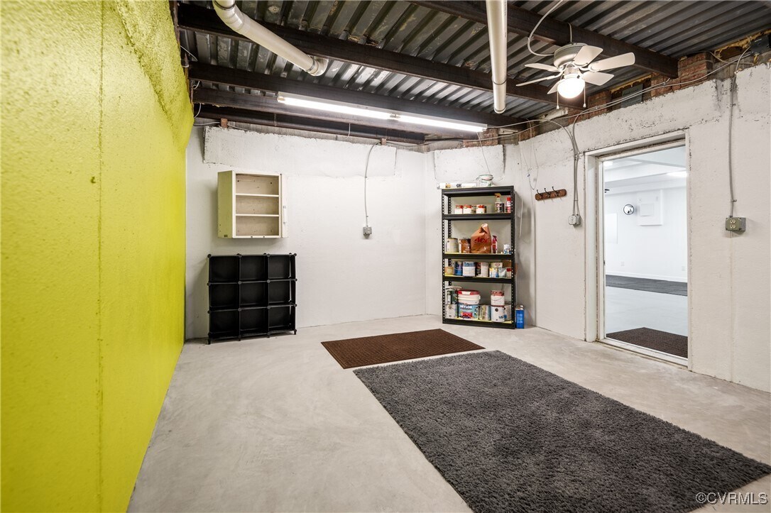 Building Photo - 11465 Pinewild Dr