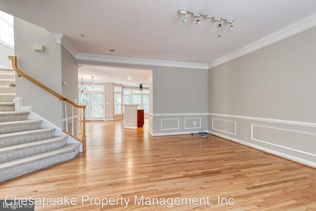 Building Photo - 3 br, 3.5 bath House - 10801 Wadsworth Road