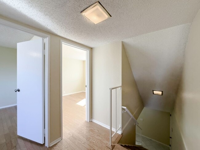 Building Photo - ~POOL HOME~ For Rent in Mission Viejo! 5 Bedrooms!