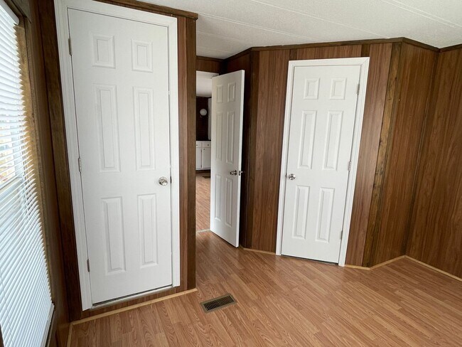 Building Photo - 2 BDRM 1.5 BA SINGLEWIDE MOBILE HOME IN PARK LOCATED IN ROBBINS