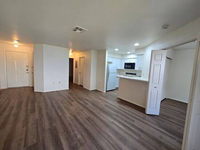 Building Photo - 2180 Pinetop Ln