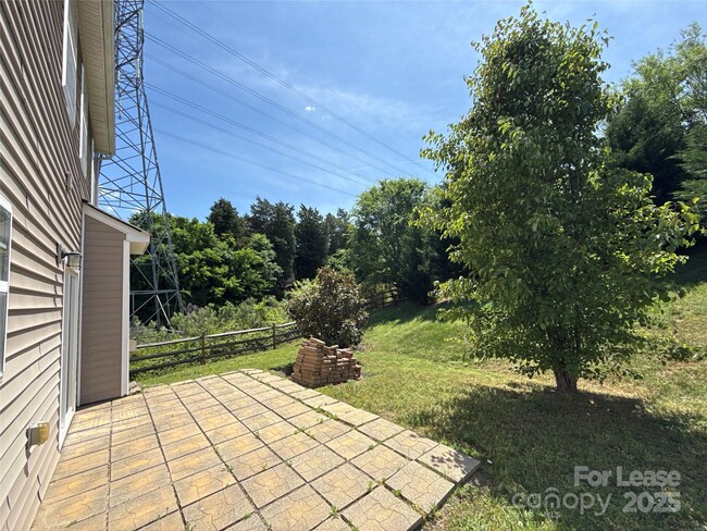 Building Photo - 4819 Abercromby St