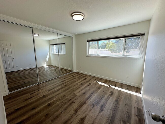 Building Photo - Spacious 3-Bedroom Retreat with Newly Reno...