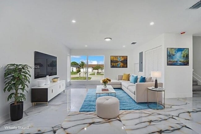 Building Photo - 16315 SW 107th Ave