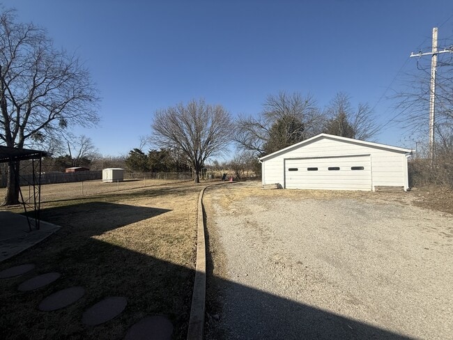 Building Photo - 734 E 30th St