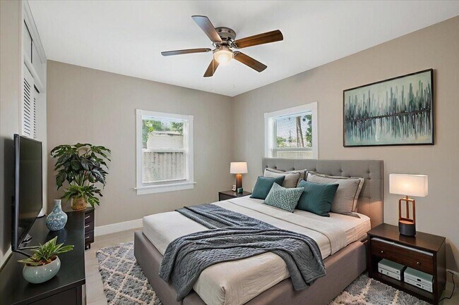 Building Photo - 807 S 12th St