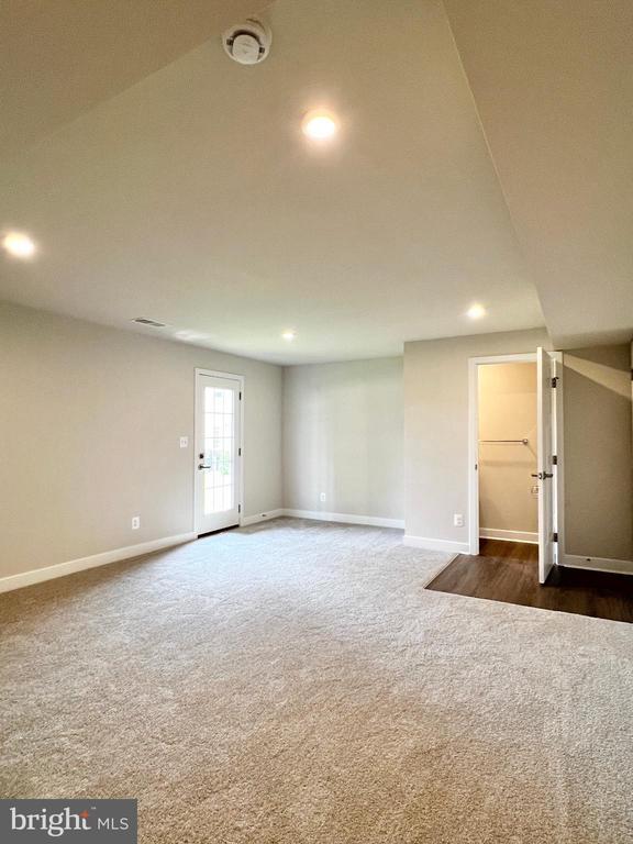 Building Photo - 2103 Rivers Dr
