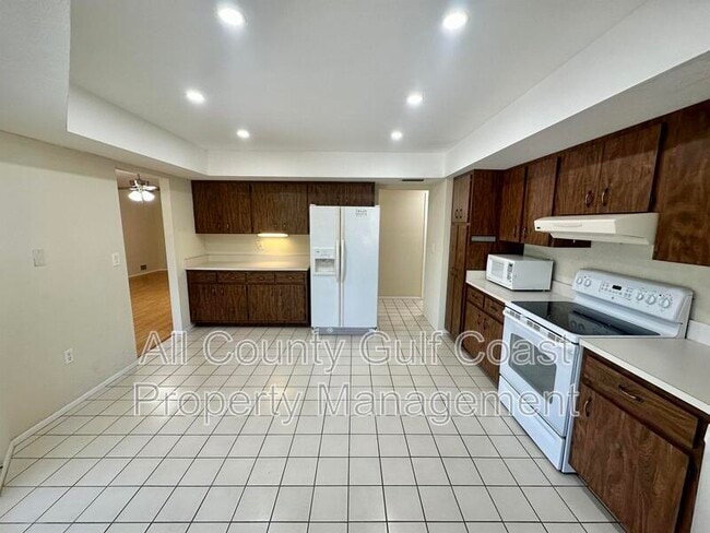 Building Photo - 1218 Waterside Ln