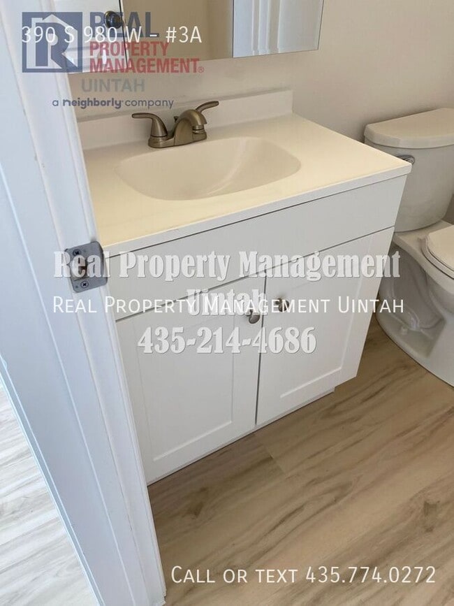 Building Photo - 390 980