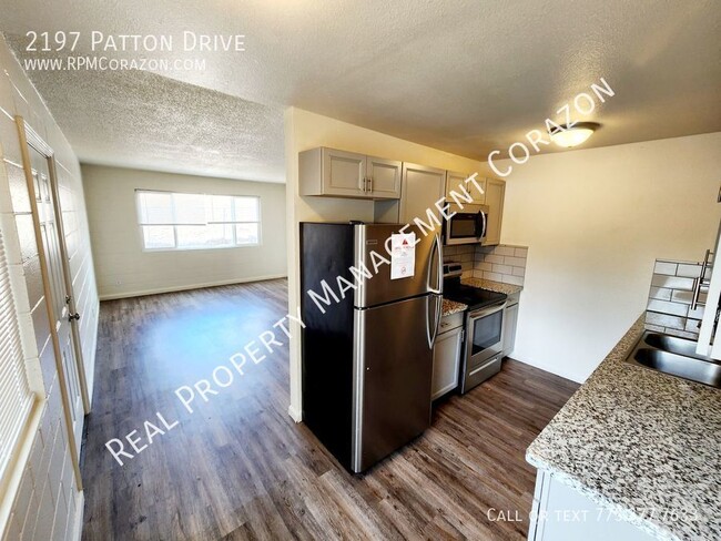 Building Photo - Newly upgraded upstairs 2 Bed, 1 Bath Apt ...