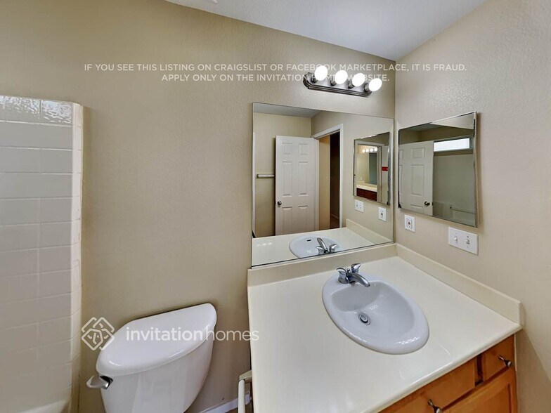 Building Photo - 9141 Blue Raven Ave