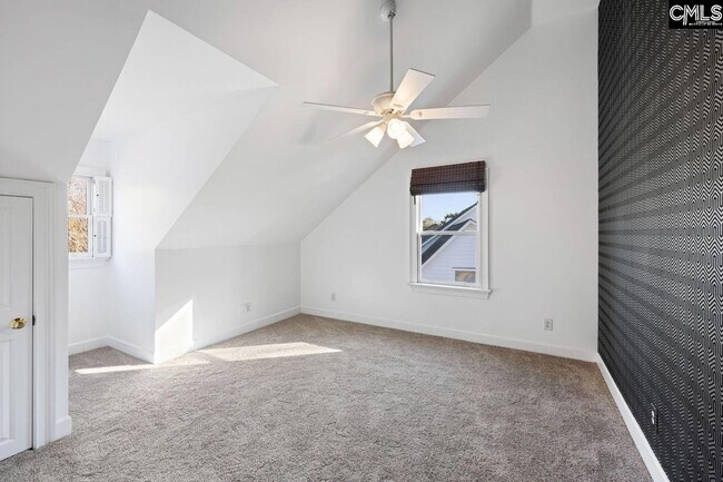 Building Photo - 669 Palisades Dr