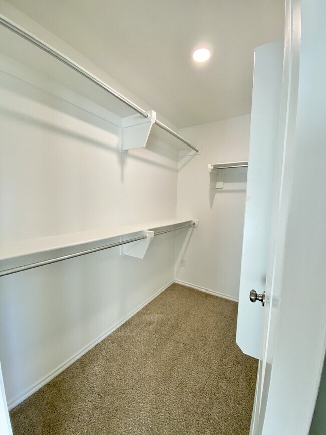 Building Photo - Beautiful Home in Upland Crossing!