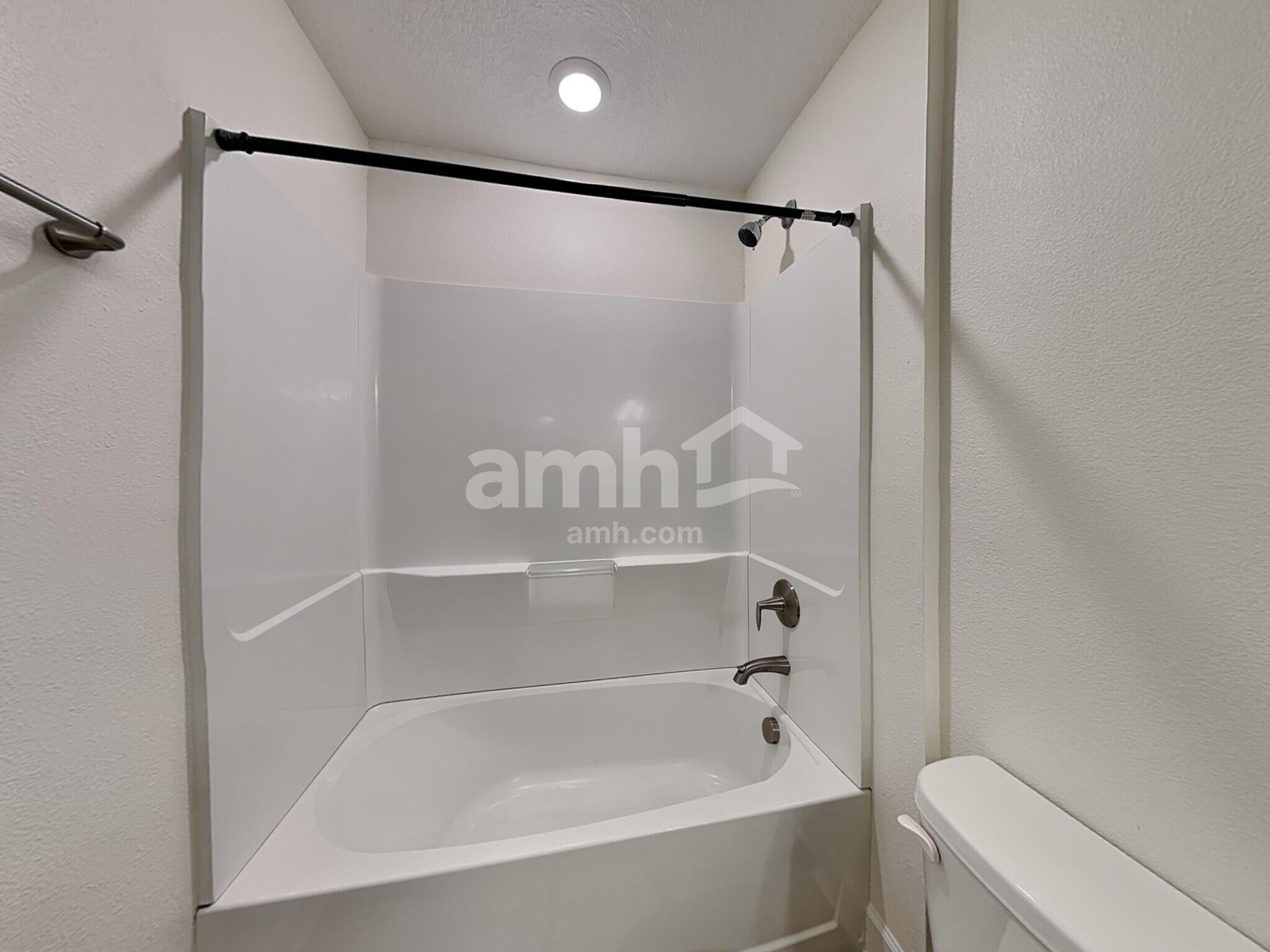 Building Photo - 4624 Birdsong Dr