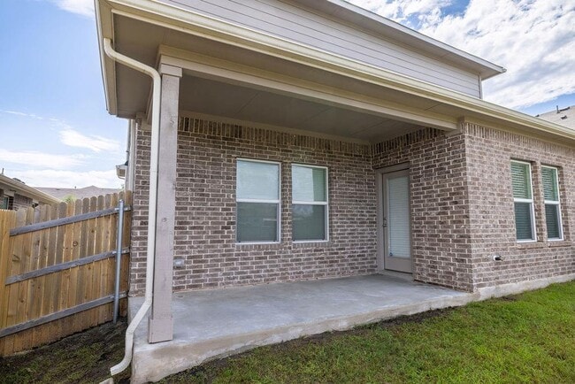 Building Photo - 393 Apache Plum Dr