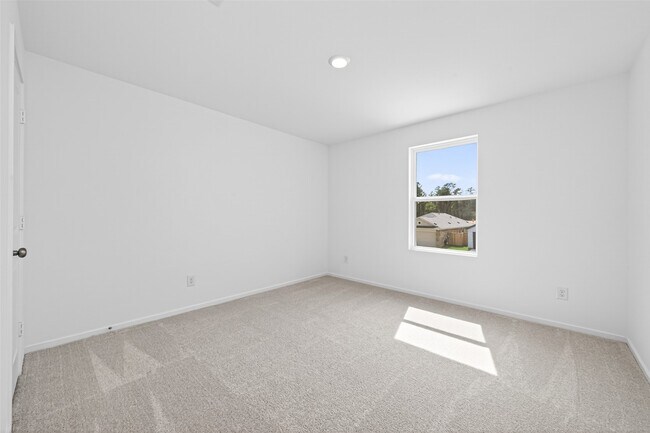 Building Photo - 6273 Alder Crk Dr