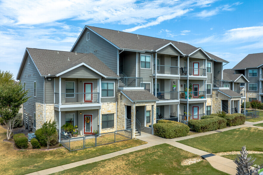 Primary Photo - Republic Deer Creek Apartments