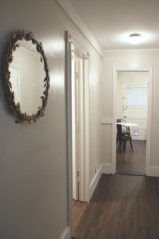 Building Photo - 2529 Napier Ave