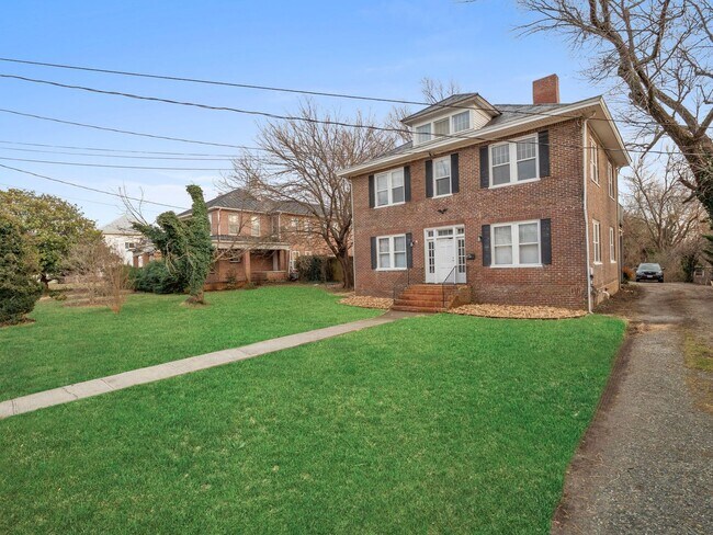 Building Photo - 115 Diamond Ave