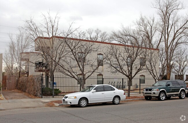 Building Photo - Hacienda South