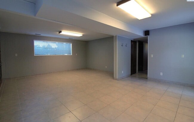Building Photo - 4 Bed/3 Bath Richland Home w/ a Pool!