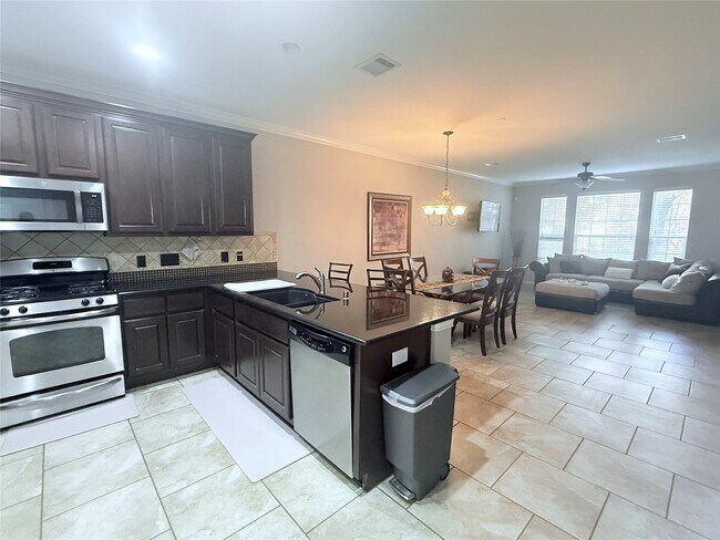 Building Photo - 27 Umbria Ln