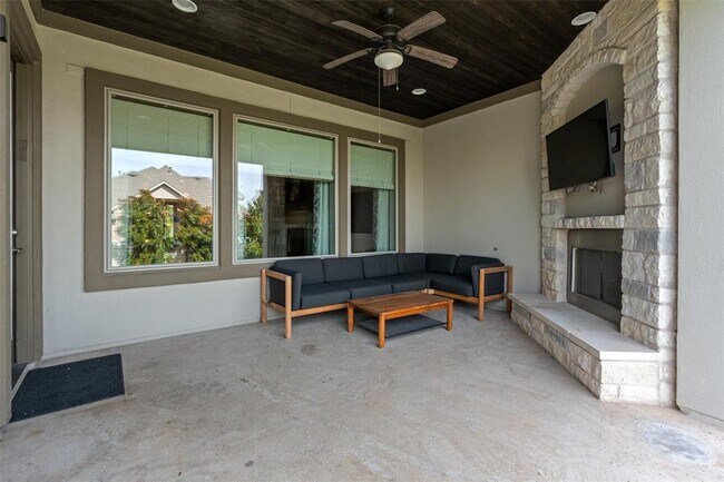 Building Photo - 201 Barefoot Park Ln