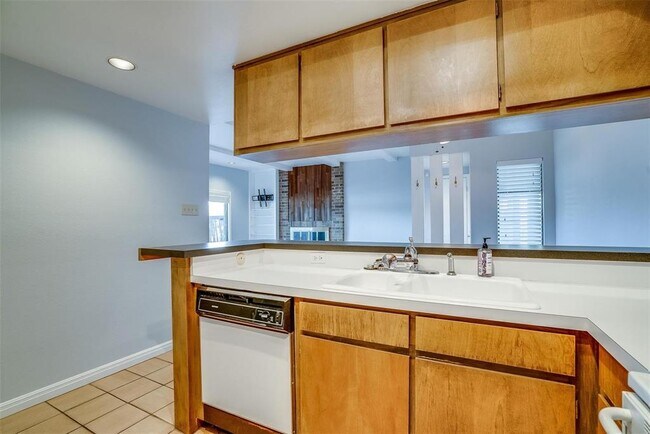 Building Photo - 3025 Hulen Ct