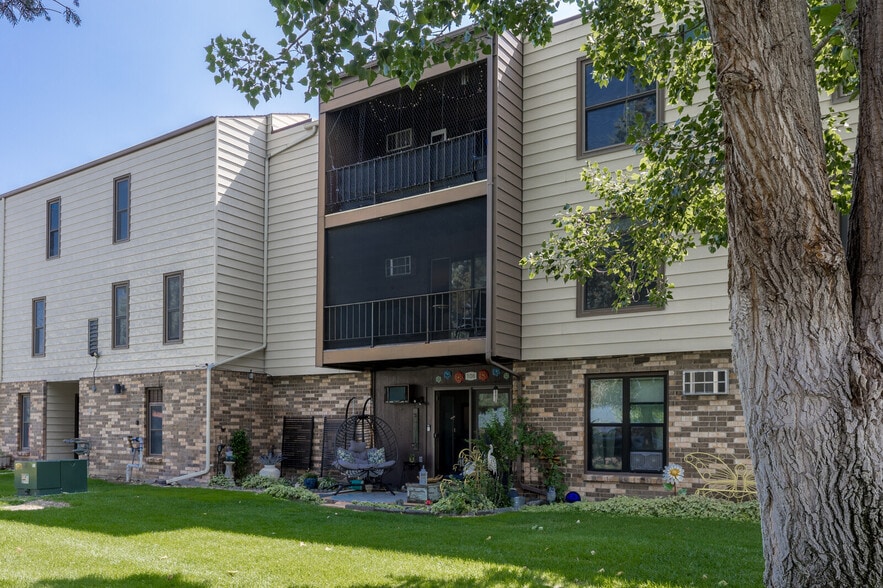 Building Photo - 4400 S Poplar St
