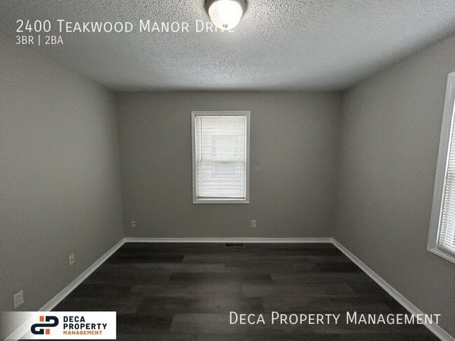 Building Photo - 2400 Teakwood Manor Dr