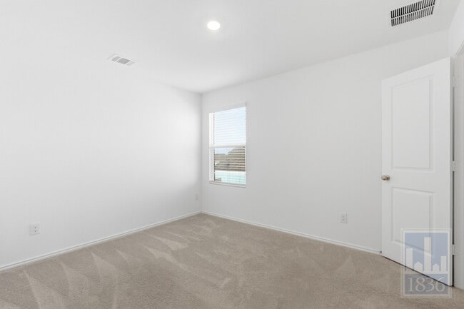 Building Photo - 2213 Cyclone Dr