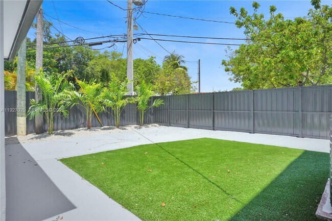 Building Photo - 210 Beacom Blvd