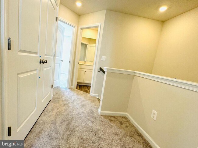 Building Photo - 12 BROOKFIELD Mews