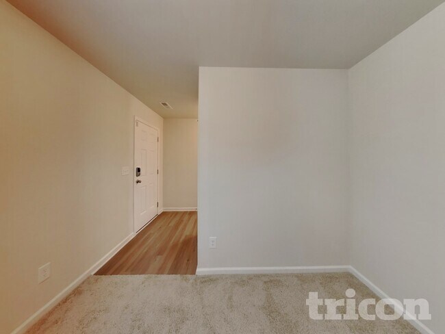 Building Photo - 35 Drake Cir