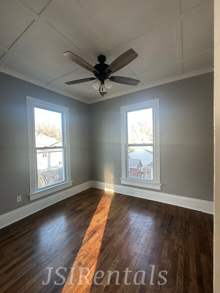 2nd bedroom - 808 W 6th St