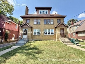 Building Photo - 6113 Gladys Ave