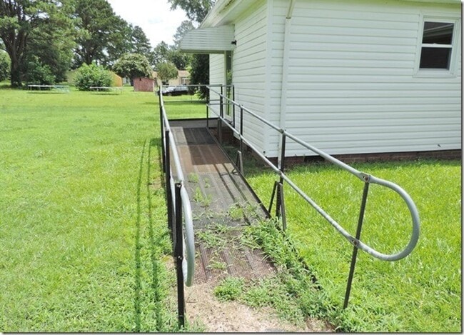 Building Photo - 2223 Imperial Ave E