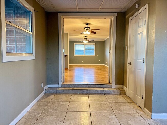 Building Photo - For Rent