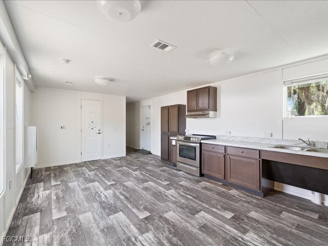 Building Photo - 1038 Canopy Ln SW