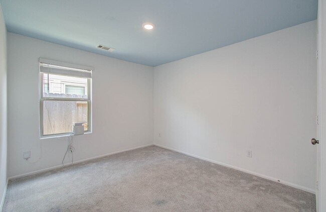 Building Photo - 20966 Zuccala Dr