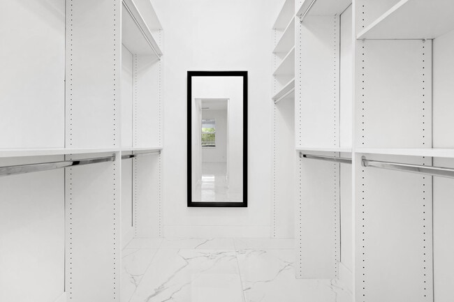 Building Photo - 1209 Olympic Cir